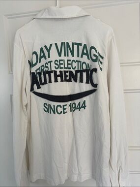 Vintage-Style White Long Sleeve Shirt with 'Authentic' Back Graphic